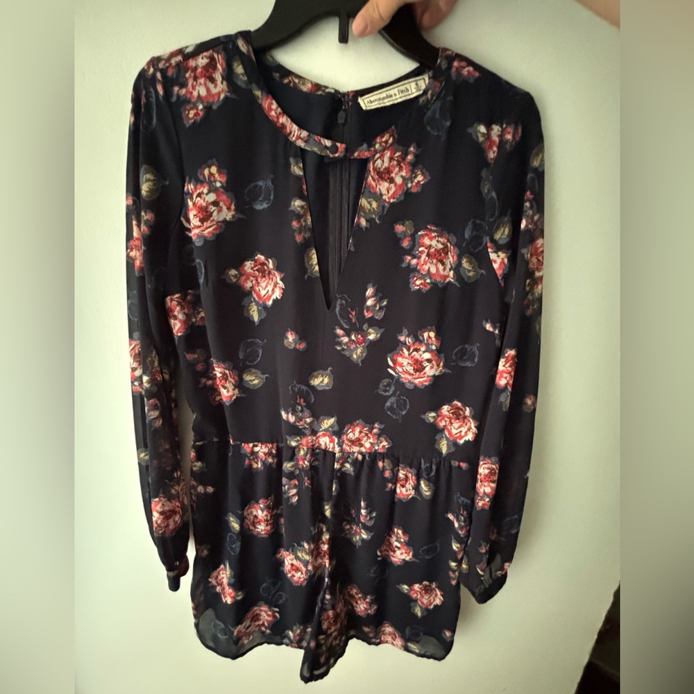 Abercrombie & Fitch Romper Size 6
